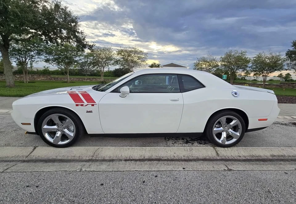 2014 Dodge Challenger 3rd Gen - Image 14 of 20