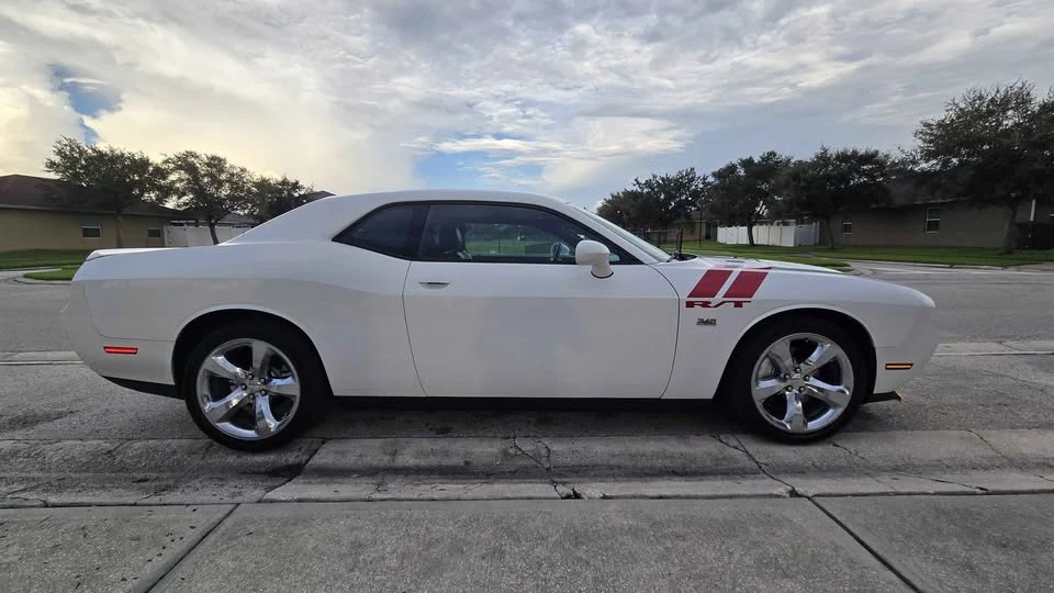 2014 Dodge Challenger 3rd Gen - Image 15 of 20