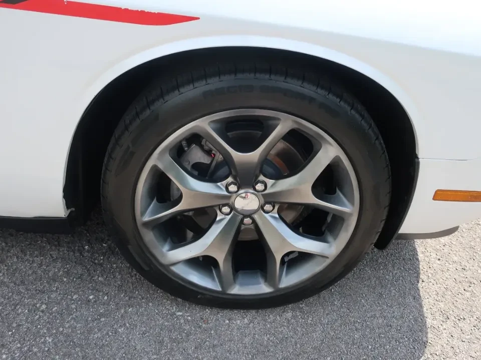 2014 Dodge Challenger 3rd Gen - Image 5 of 18