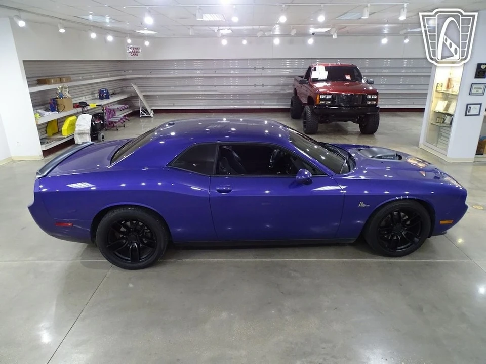 2014 Dodge Challenger 3rd Gen - Image 19 of 21