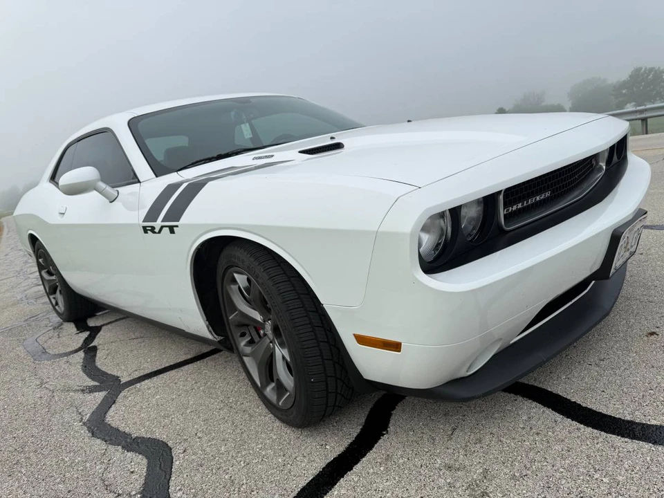 2014 Dodge Challenger 3rd Gen - Image 2 of 8