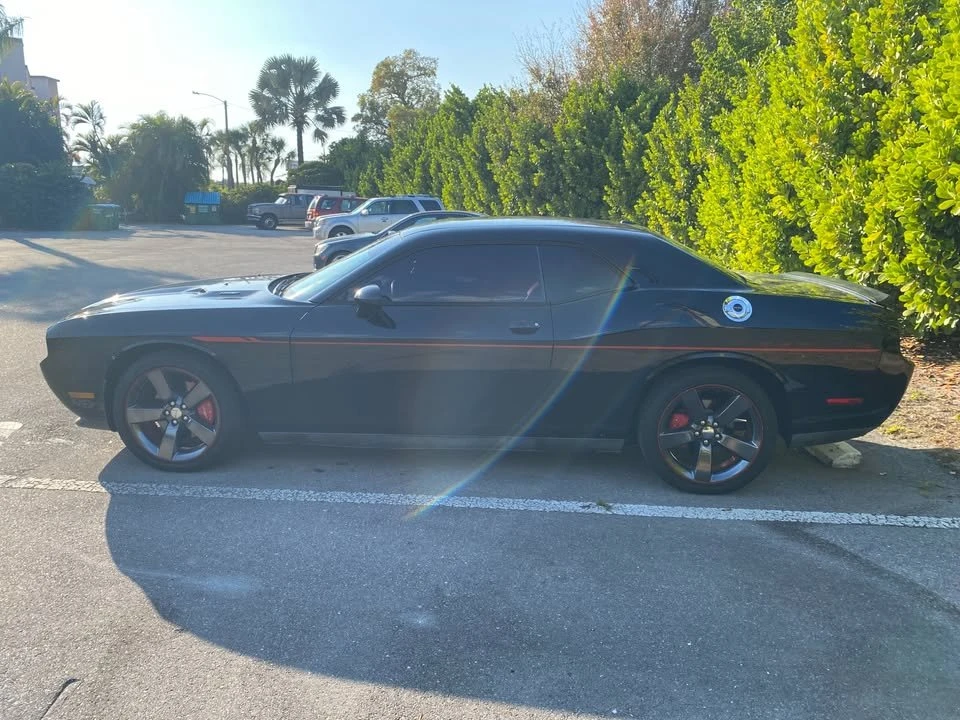 2014 Dodge Challenger 3rd Gen - Image 4 of 17