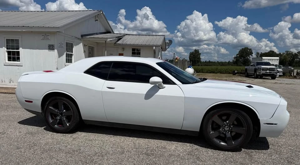 2014 Dodge Challenger 3rd Gen - Image 4 of 10
