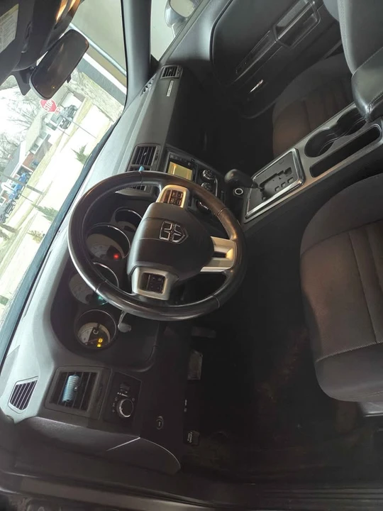2014 Dodge Challenger 3rd Gen - Image 7 of 13