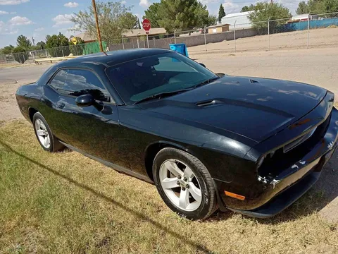 2014 Dodge Challenger SE Coupe 2D