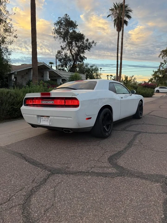 2014 Dodge Challenger 3rd Gen - Image 5 of 8
