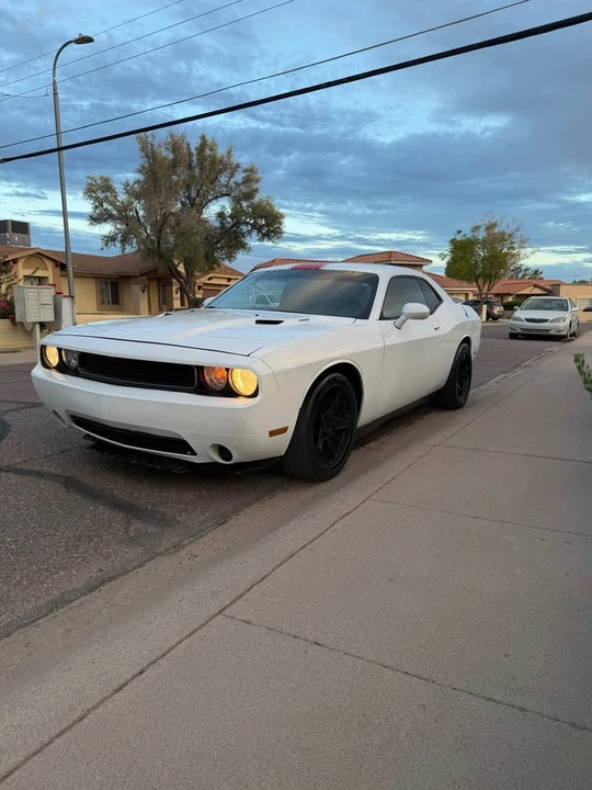 2014 Dodge Challenger 3rd Gen - Image 2 of 8
