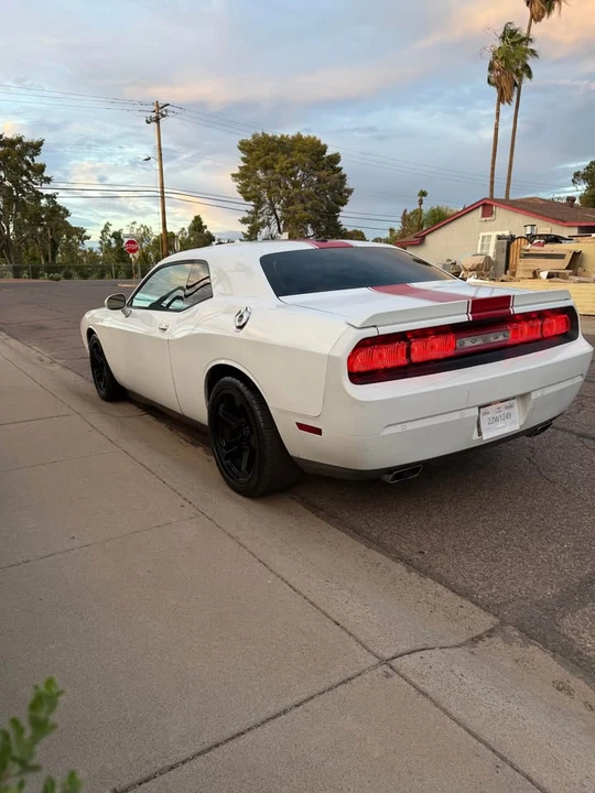 2014 Dodge Challenger 3rd Gen - Image 5 of 8