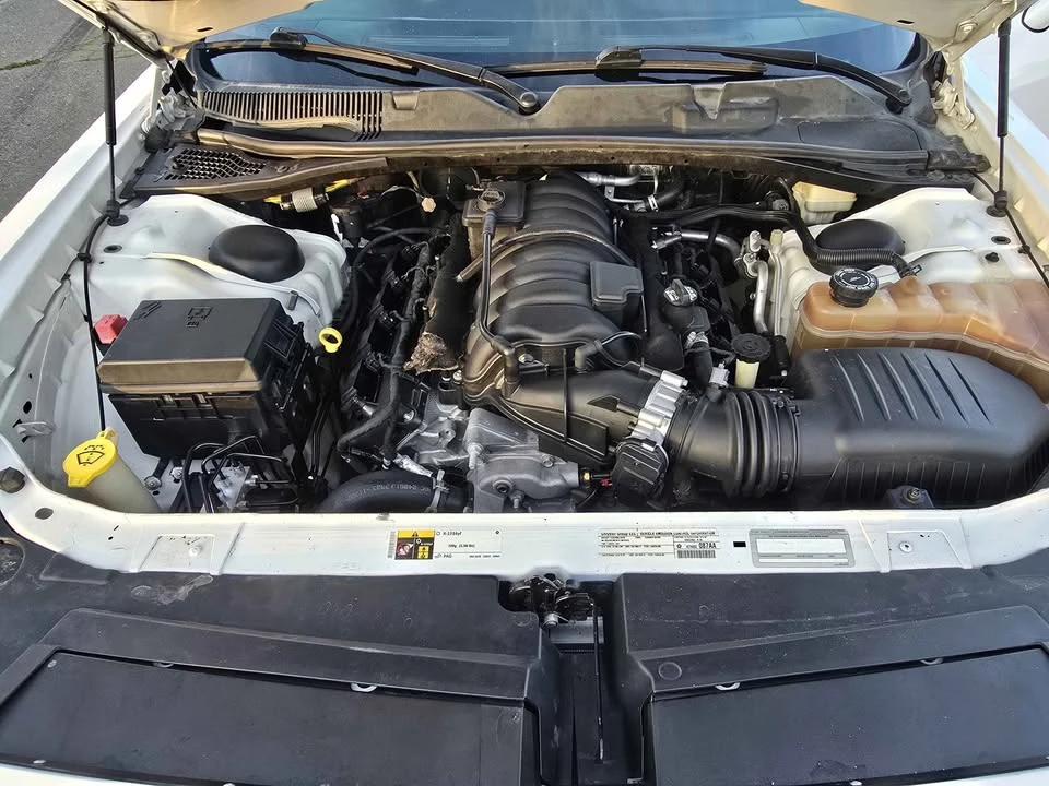2014 Dodge Challenger SRT8 & 392 3rd Gen - Image 9 of 12