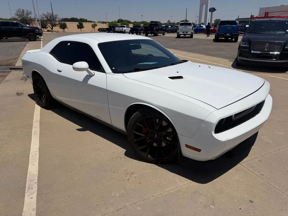 2014 Dodge Challenger SRT8 & 392 3rd Gen - Image 4 of 11