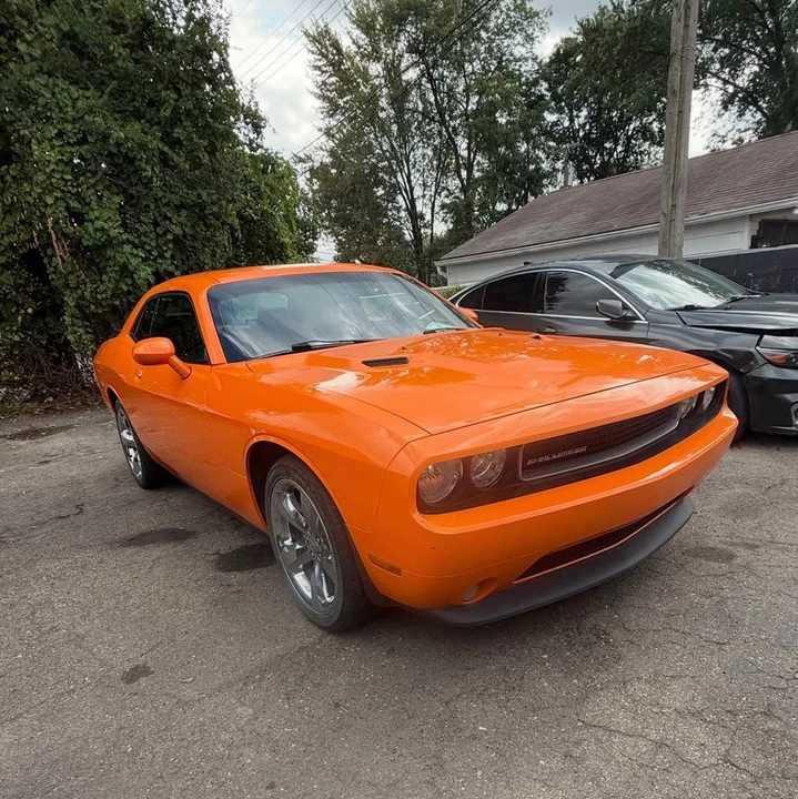 2014 Dodge Challenger 3rd Gen - Image 2 of 9