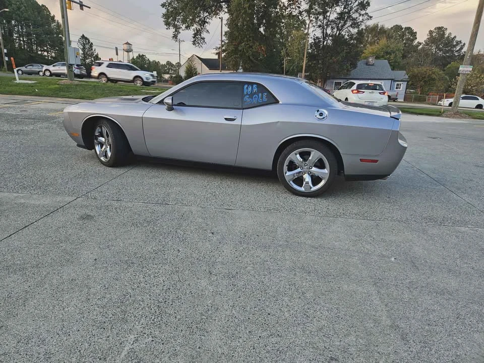 2014 Dodge Challenger 3rd Gen - Image 10 of 12