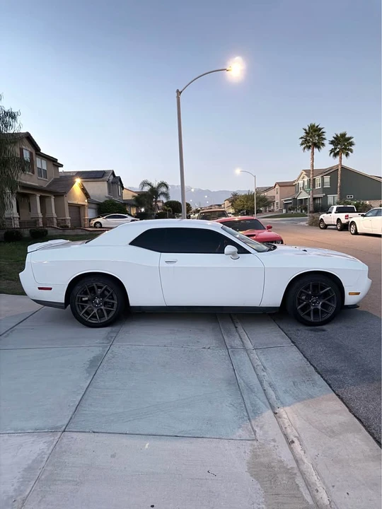 2014 Dodge Challenger 3rd Gen - Image 5 of 15