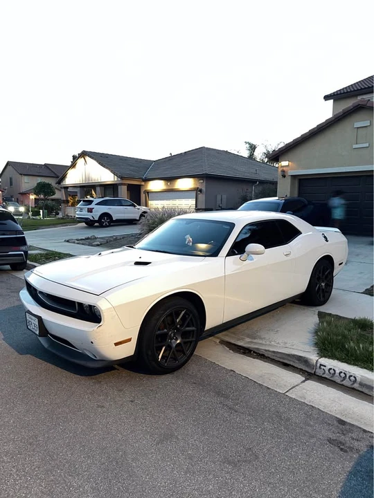 2014 Dodge Challenger 3rd Gen - Image 3 of 15