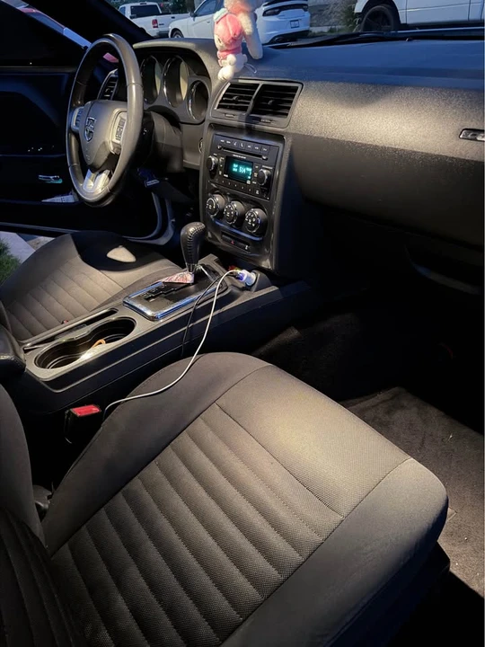 2014 Dodge Challenger 3rd Gen - Image 11 of 15