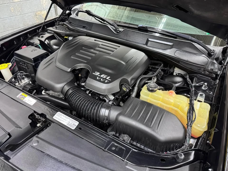 2014 Dodge Challenger 3rd Gen - Image 6 of 19