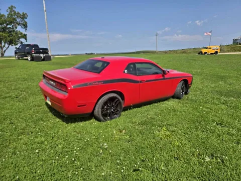 2014 Dodge Challenger SXT Coupe 2D