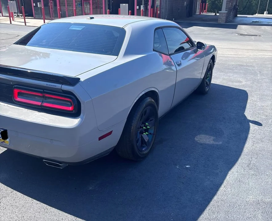 2014 Dodge Challenger 3rd Gen - Image 5 of 15