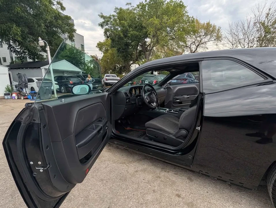 2014 Dodge Challenger 3rd Gen - Image 9 of 13