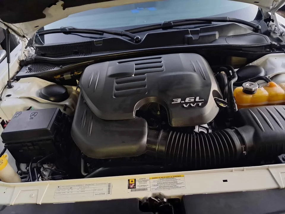 2014 Dodge Challenger 3rd Gen - Image 13 of 14