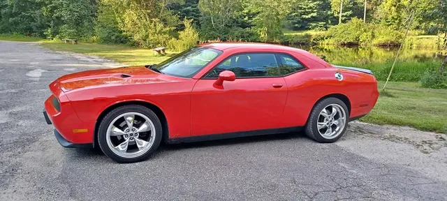 2014 Dodge Challenger SXT Coupe 2D