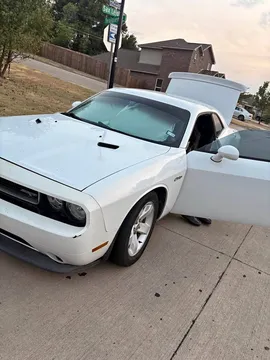 2014 Dodge Challenger SXT Coupe 2D