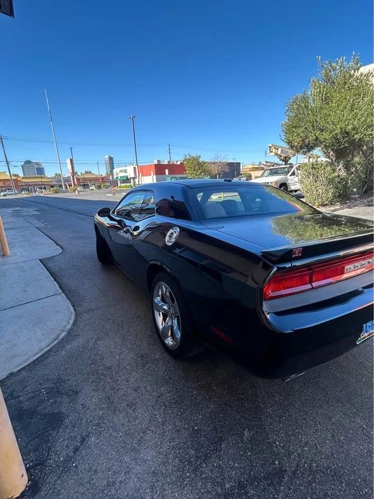 2014 Dodge Challenger 3rd Gen - Image 4 of 8