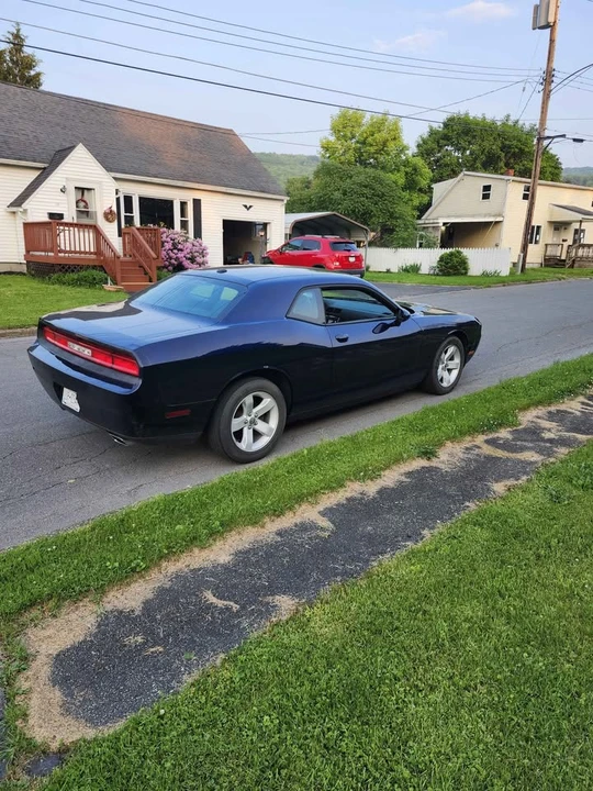 2014 Dodge Challenger 3rd Gen - Image 9 of 10