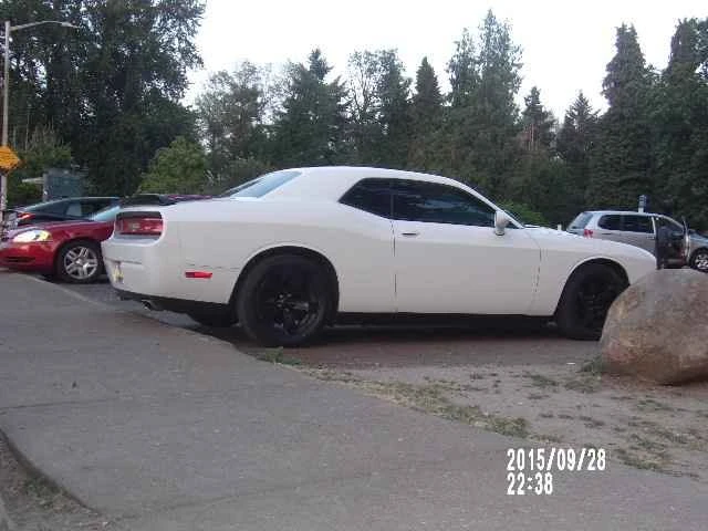 2014 Dodge Challenger 3rd Gen - Image 9 of 16