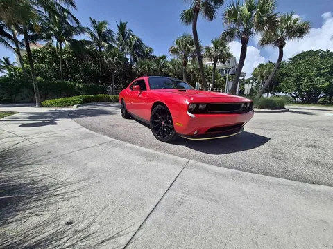 2014 Dodge Challenger SXT Coupe 2D