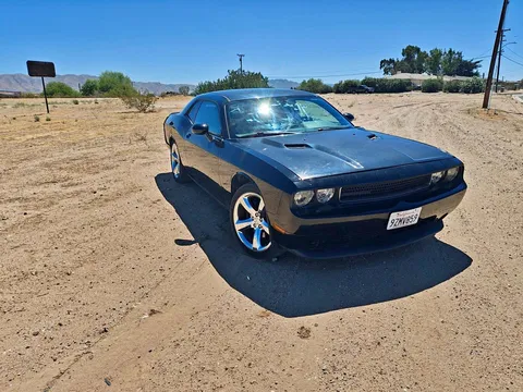 2014 Dodge Challenger SXT Coupe 2D