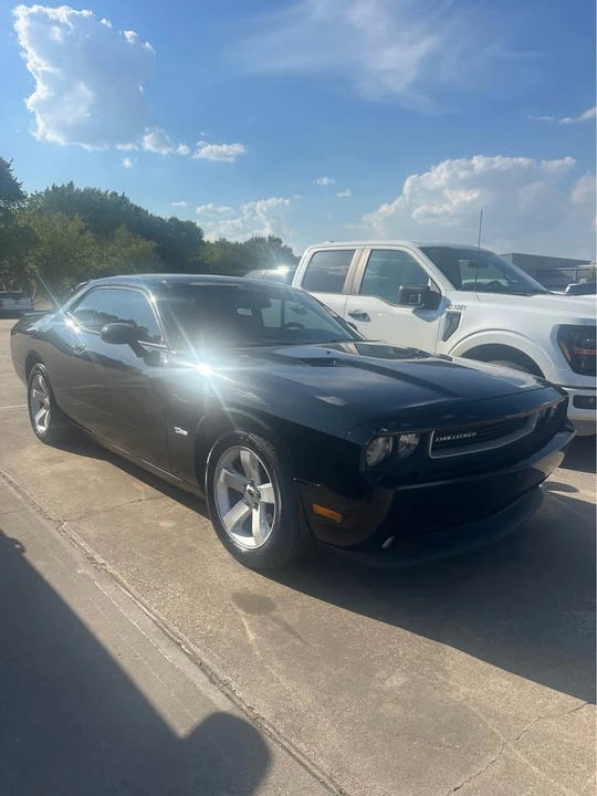 2014 Dodge Challenger 3rd Gen - Image 2 of 3