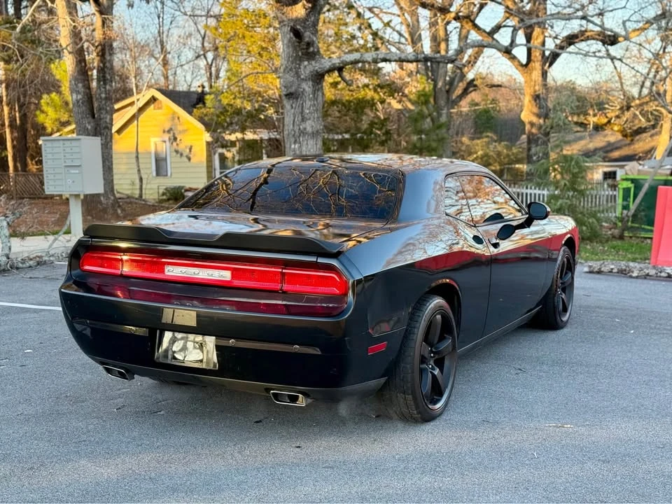 2014 Dodge Challenger 3rd Gen - Image 9 of 17