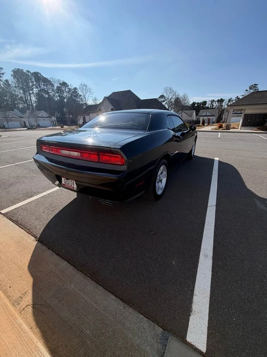 2014 Dodge Challenger 3rd Gen - Image 9 of 18