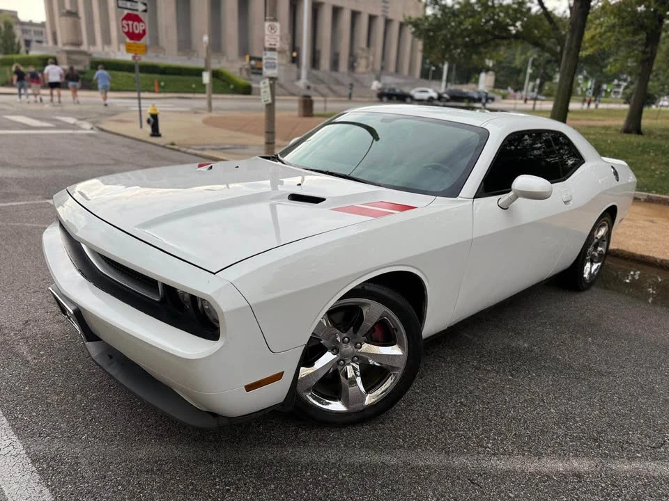 2014 Dodge Challenger 3rd Gen - Image 9 of 19
