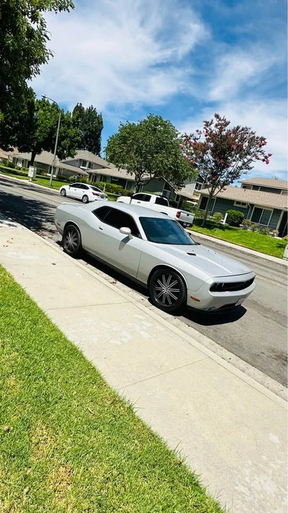2014 Dodge Challenger 3rd Gen - Image 4 of 9