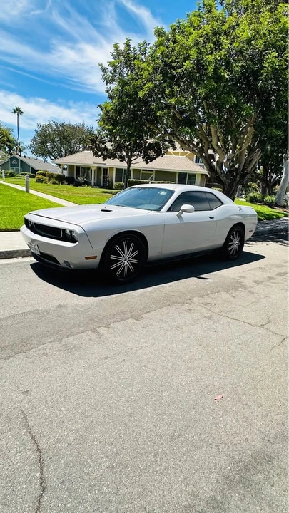 2014 Dodge Challenger 3rd Gen - Image 3 of 9