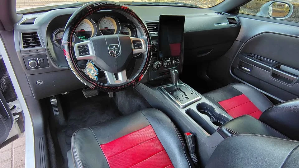 2014 Dodge Challenger 3rd Gen - Image 11 of 17