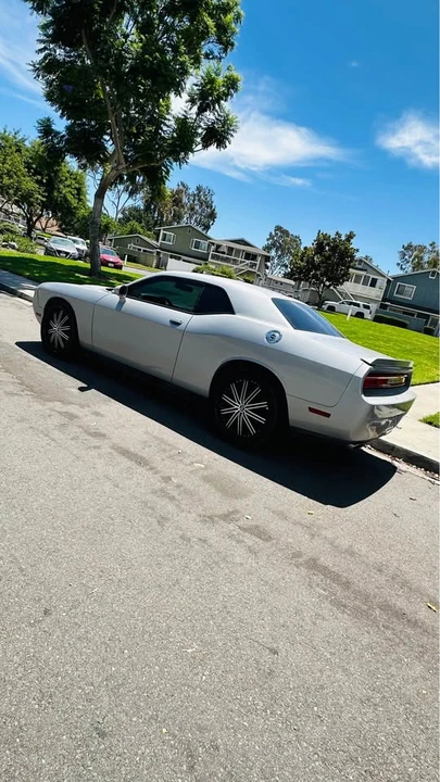 2014 Dodge Challenger 3rd Gen - Image 2 of 9
