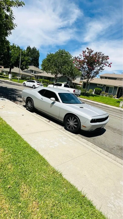 2014 Dodge Challenger 3rd Gen - Image 8 of 9