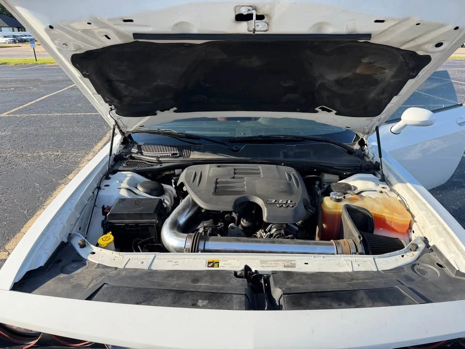 2014 Dodge Challenger 3rd Gen - Image 9 of 10