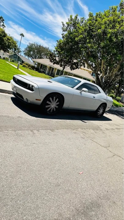 2014 Dodge Challenger 3rd Gen - Image 2 of 5