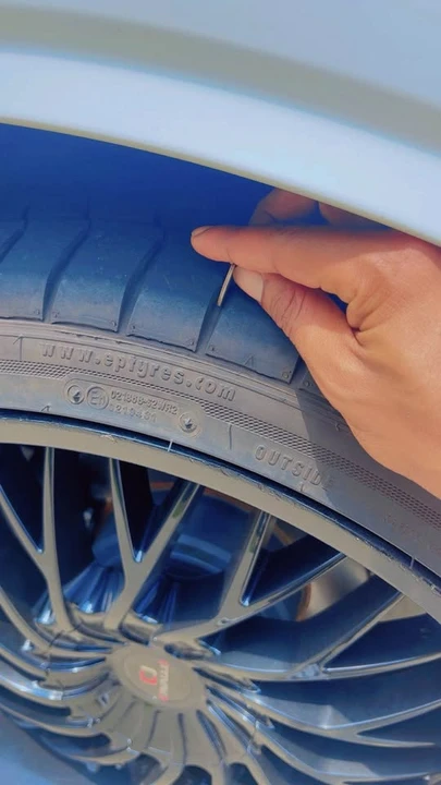 2014 Dodge Challenger 3rd Gen - Image 7 of 15
