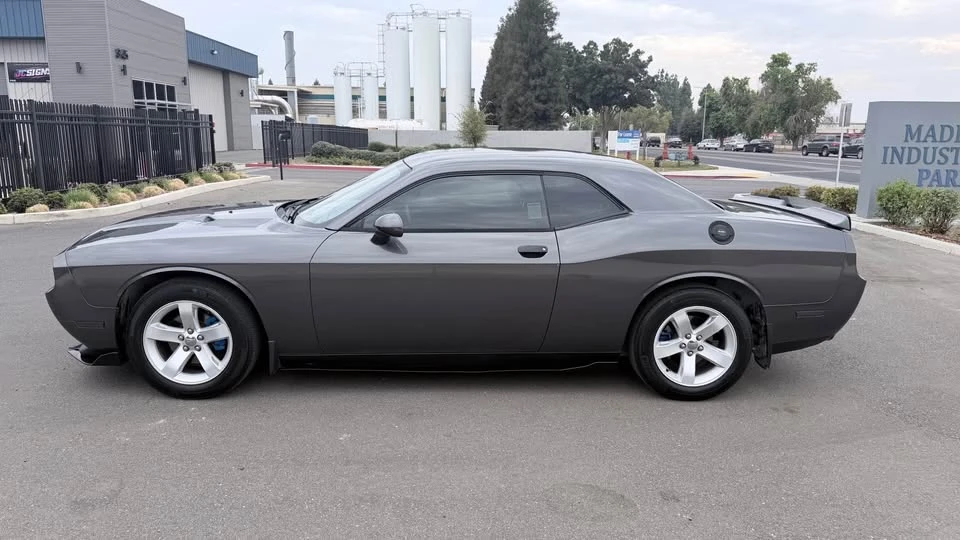 2014 Dodge Challenger 3rd Gen - Image 2 of 11
