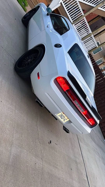 2014 Dodge Challenger 3rd Gen - Image 4 of 15