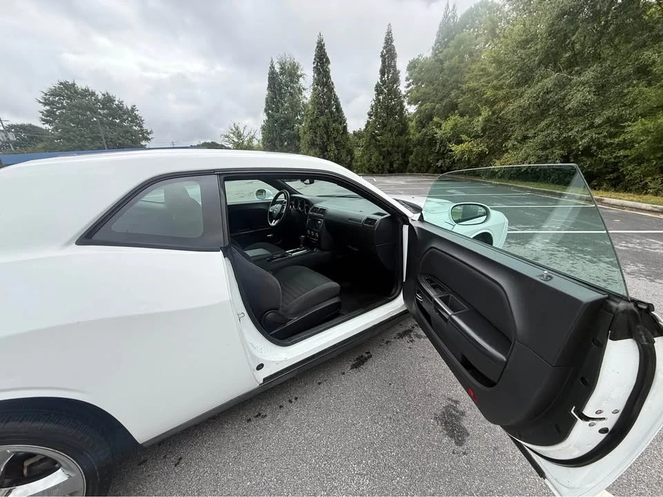 2014 Dodge Challenger 3rd Gen - Image 13 of 17