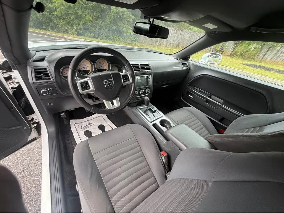 2014 Dodge Challenger 3rd Gen - Image 14 of 17