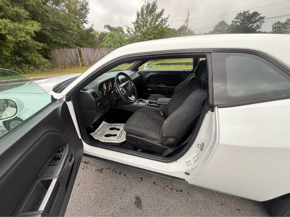 2014 Dodge Challenger 3rd Gen - Image 15 of 17