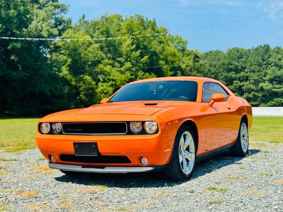 2014 Dodge Challenger 3rd Gen - Image 2 of 10