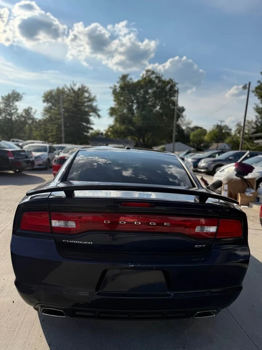 2014 Dodge Charger 7th Gen - Image 5 of 12